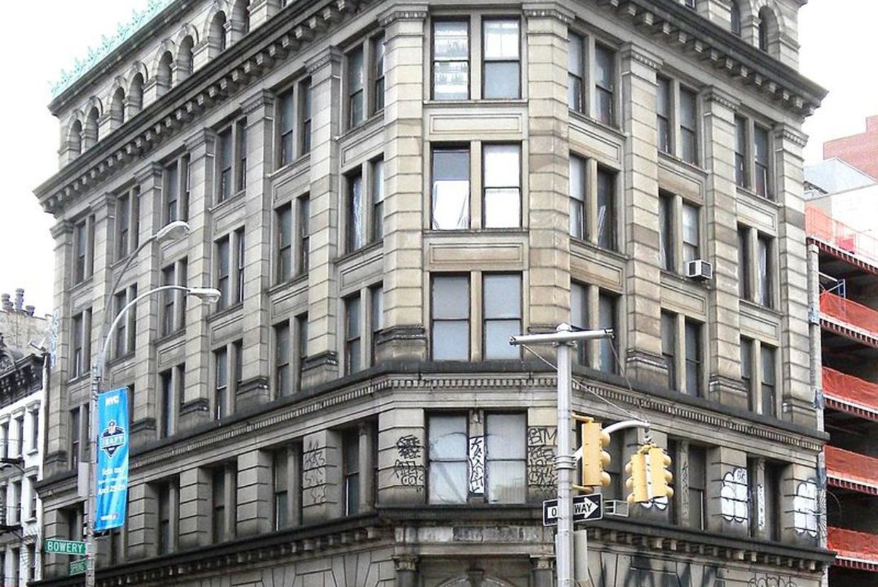 2016%2f01%2f14%2f15%2f22%2f20%2fbe52abe6 4461 4a9c a880 63be9749b50d%2f190 bowery historic architecture