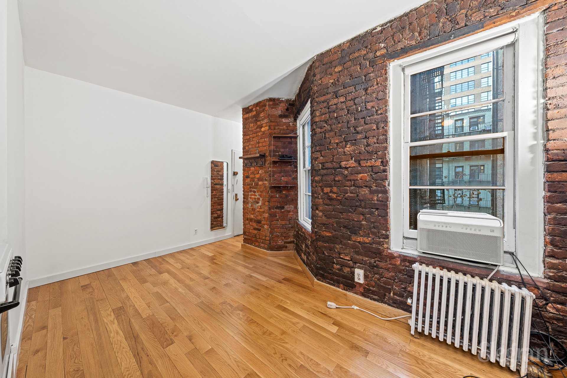New York, NY 10012,57 Thompson Street #3-A
