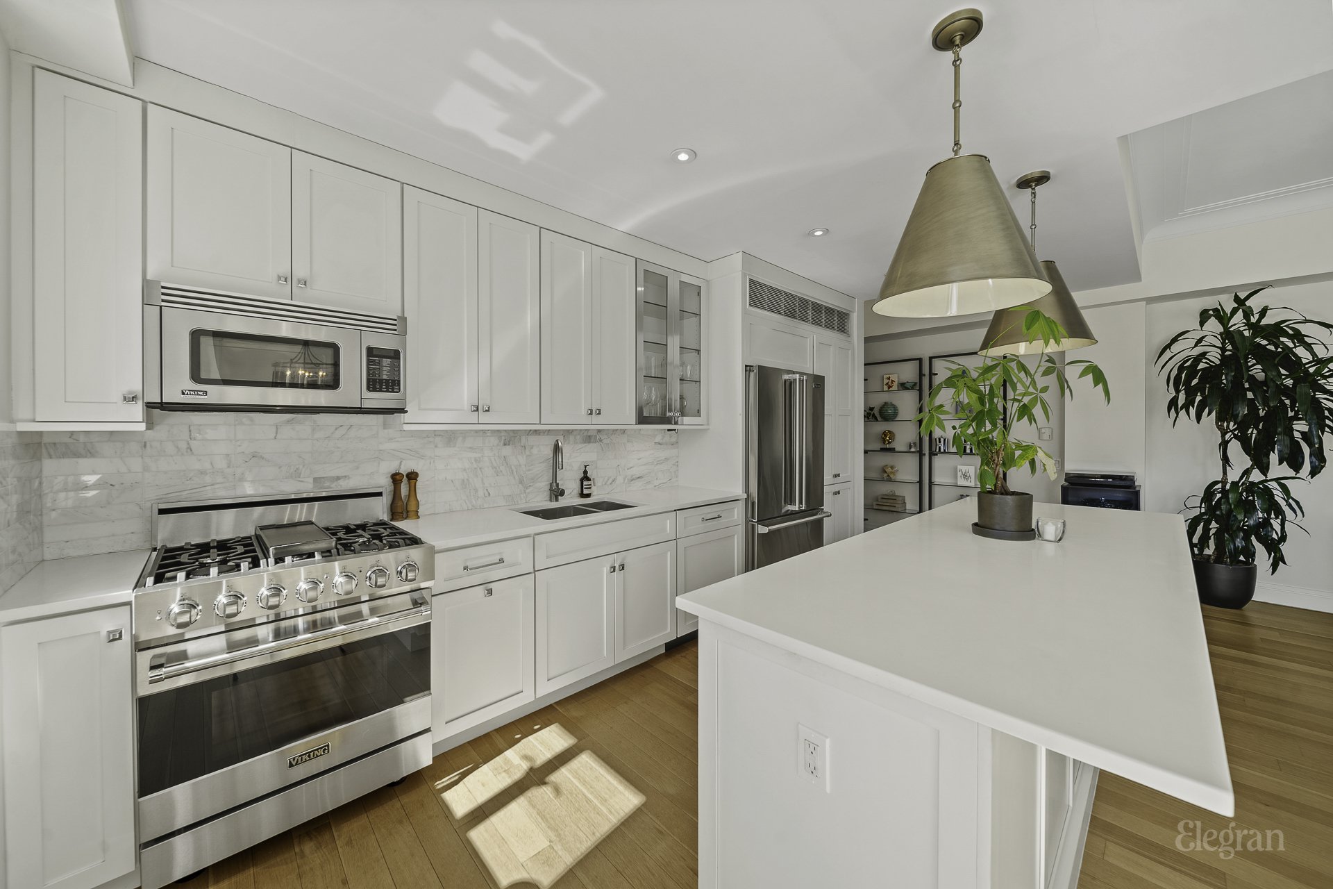 New York, NY 10065,200 E 66th Street #PH-E2005